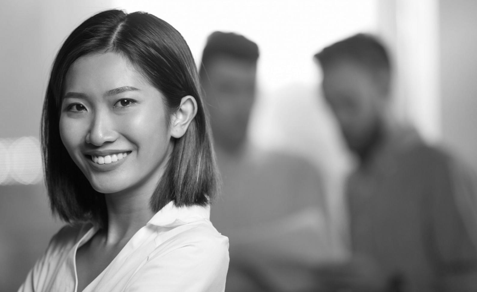 Ambiente de aprendizaje interactivo con casos prácticos de análisis financiero